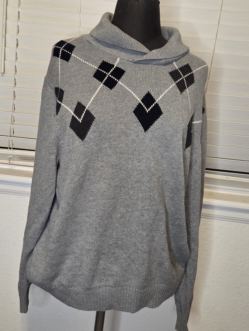 Joseph Abboud Gray Argyle Turtleneck Sweater with Black Accents